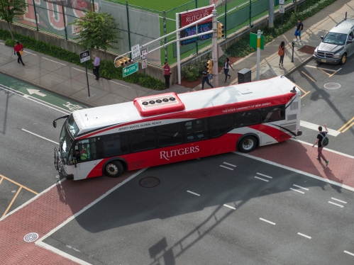 rutgers bus turning through intersection